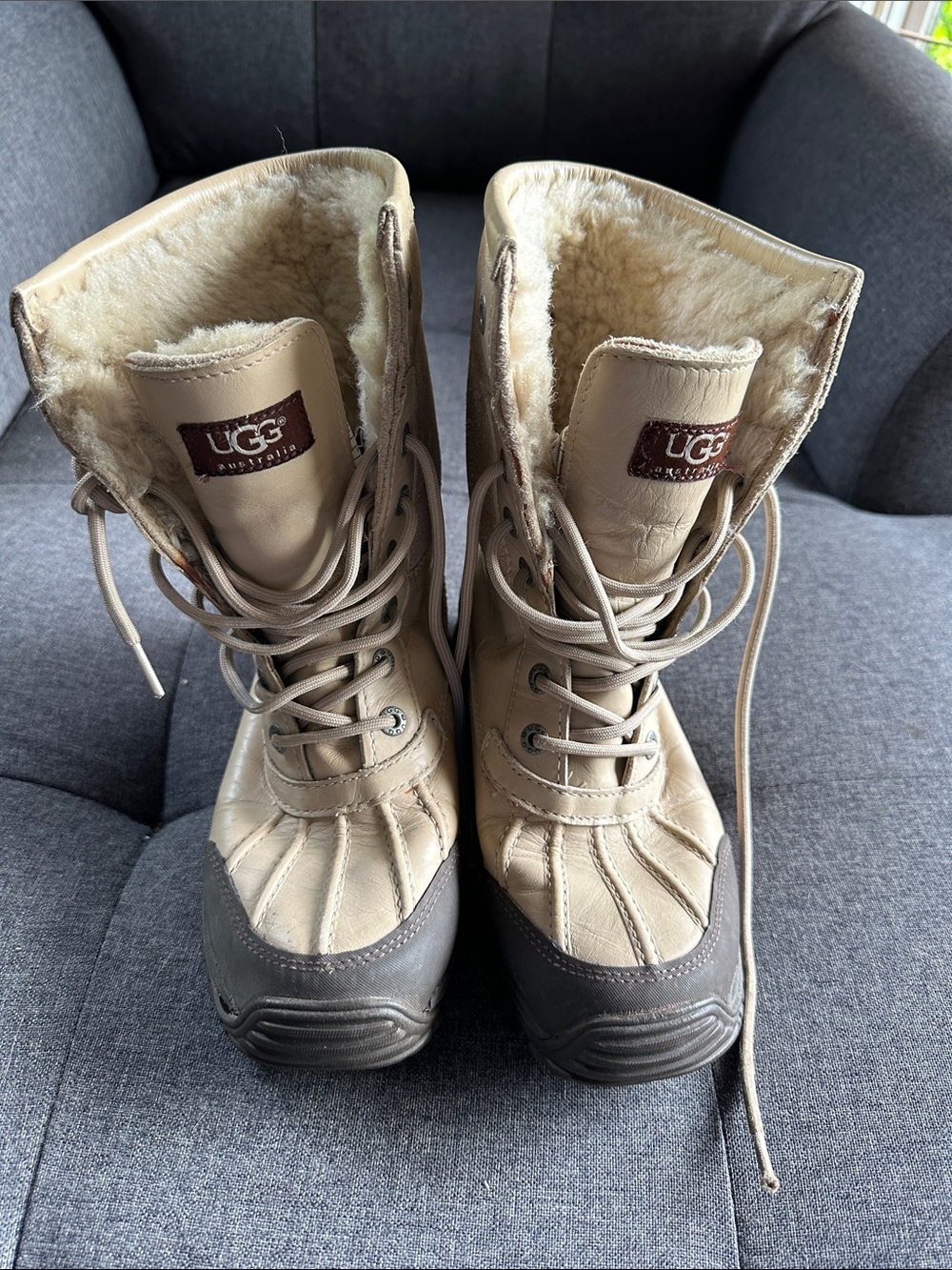 UGG Women's Tan Lace-Up Shearling Winter Boots